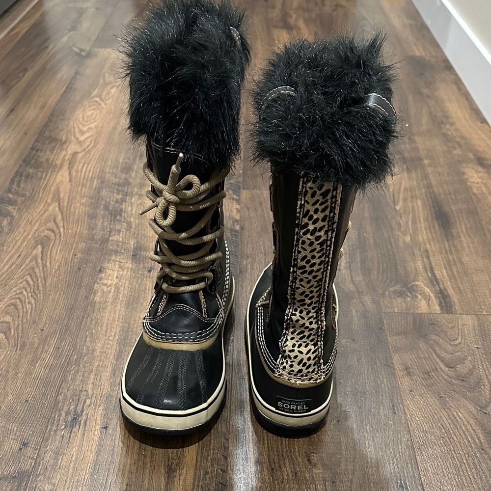 Sorel Women's Limited Edition Joan of Arctic SZ. 9